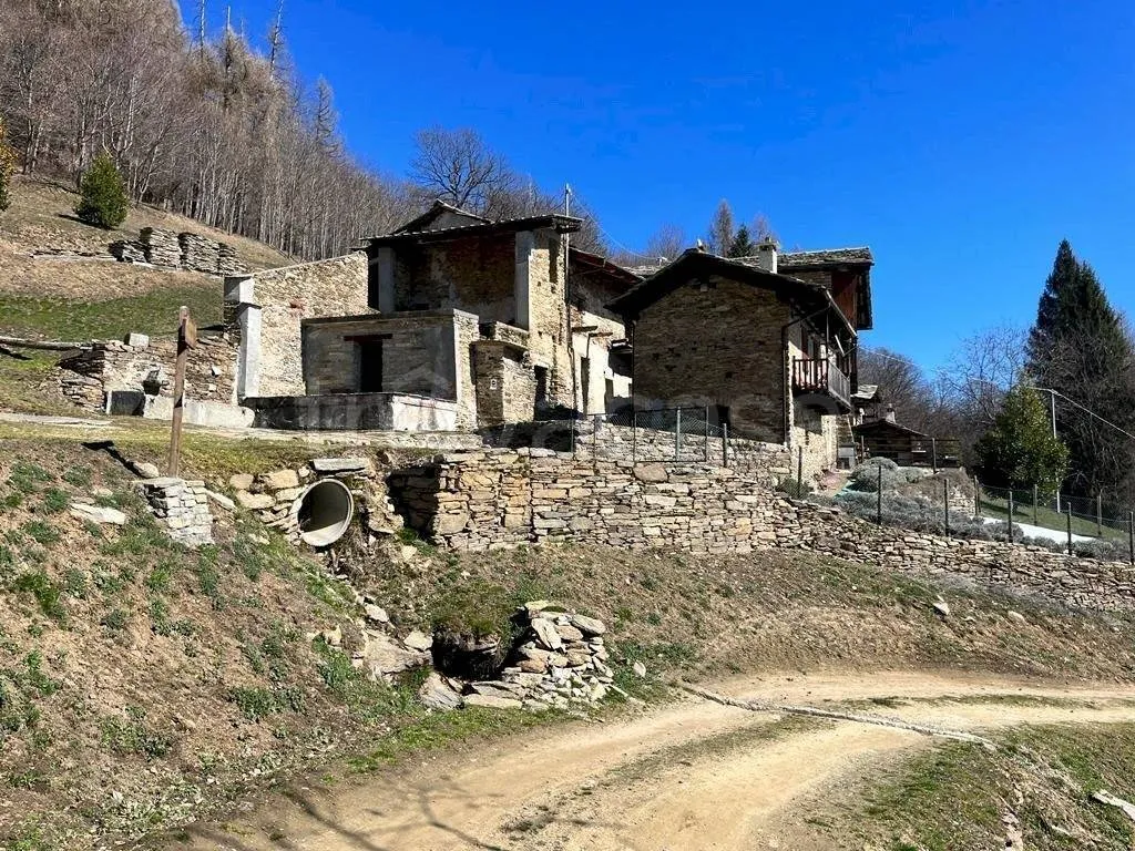 Välivaade - Rustic Property with Sunlit Garden in Melle