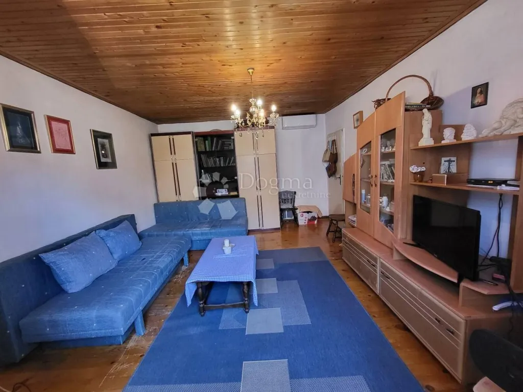 Elutuba - Two-Storey Apartment with Terrace in Nin