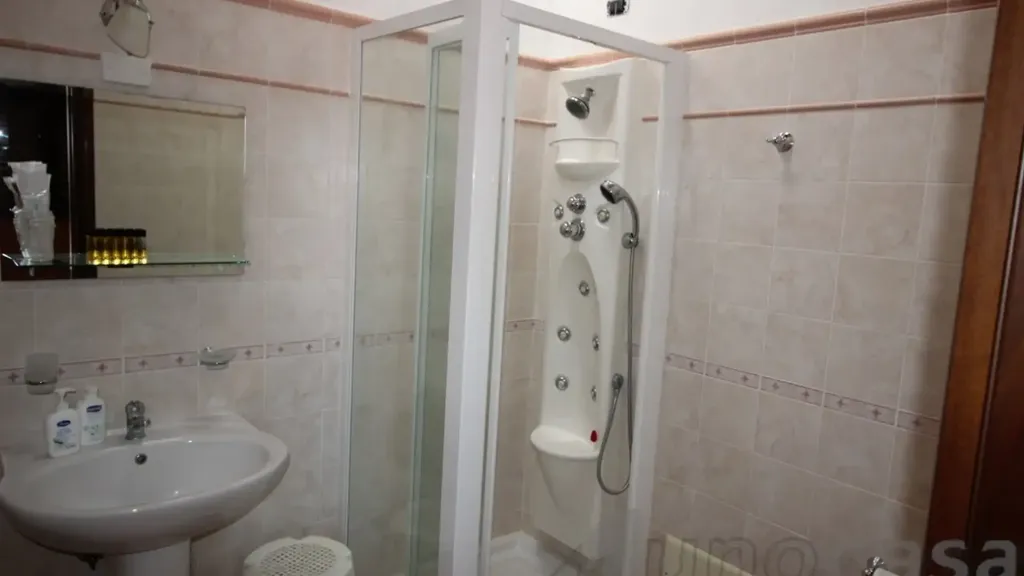 Bathrooms - Rustic Country House with Solarium in Noto