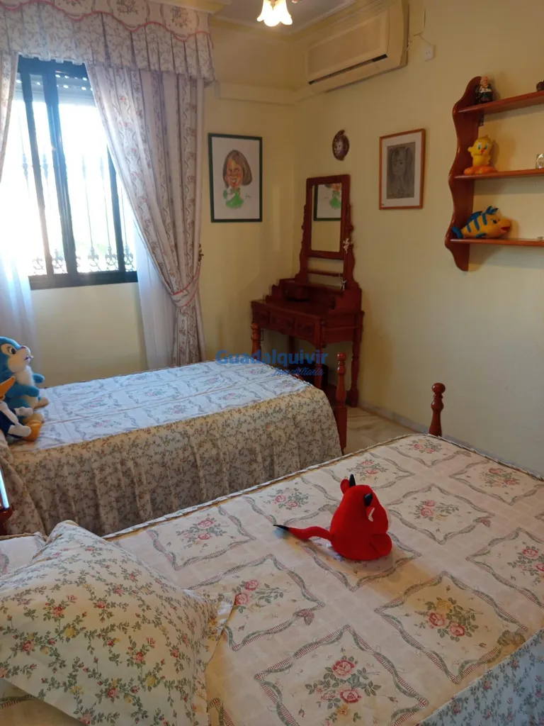 Bedrooms - Independent Chalet with Pool in Cerros de Montequinto