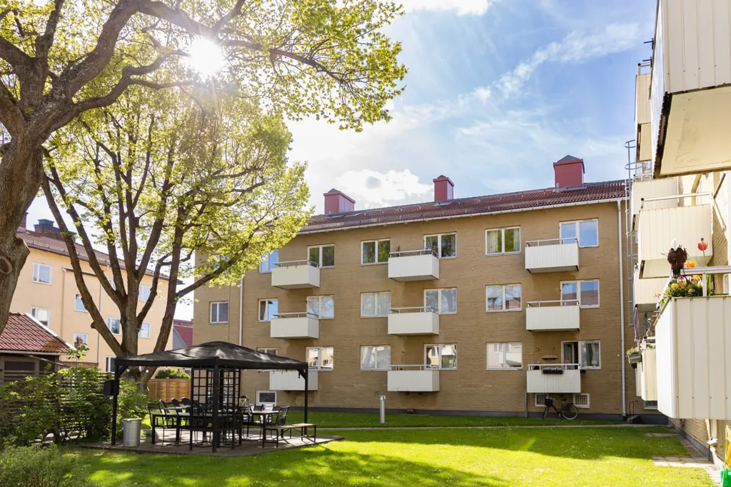 Aed - Bright Apartment with Balcony in Stockholm