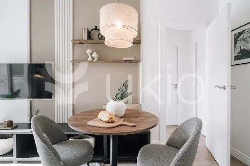 Salle à manger - Appartement Meublé avec Ascenseur à Paris 15e