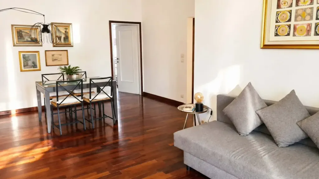 Elutuba - Studio Apartment with Balcony in Milan