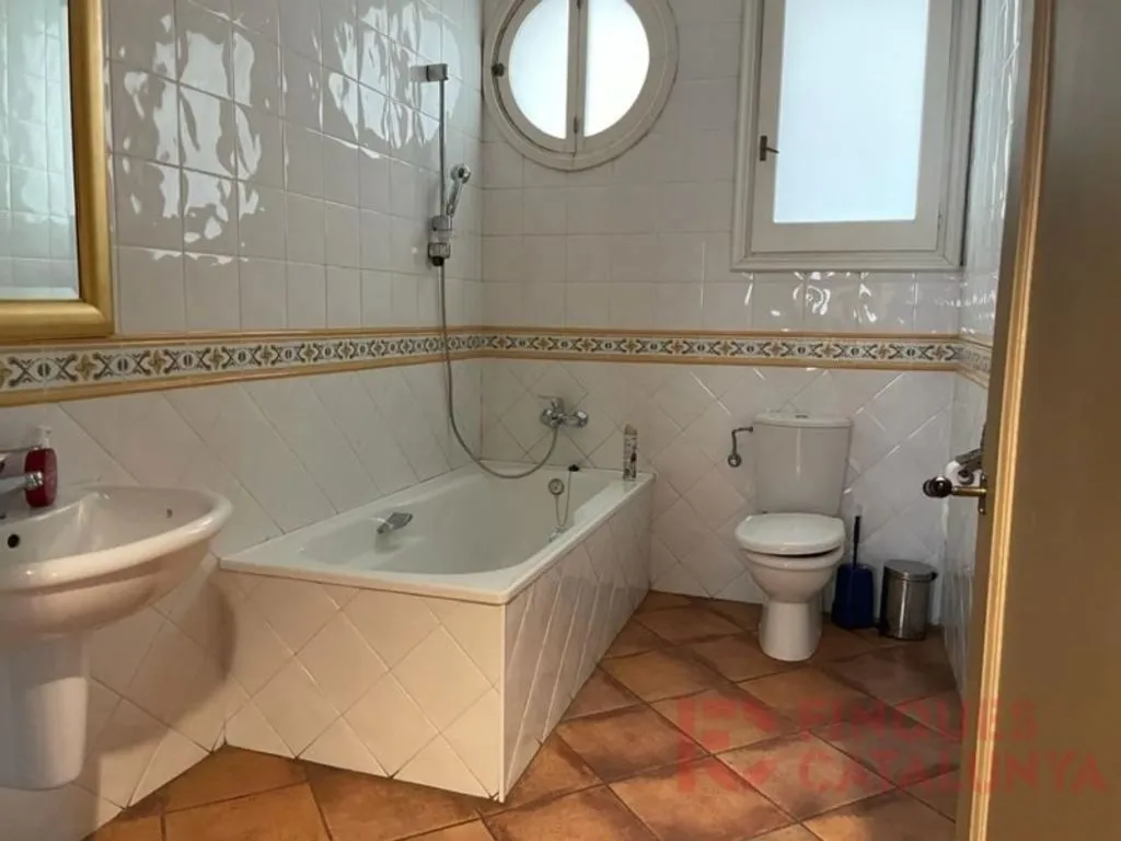 Salles de bain - Convertible Office Space in Central Girona