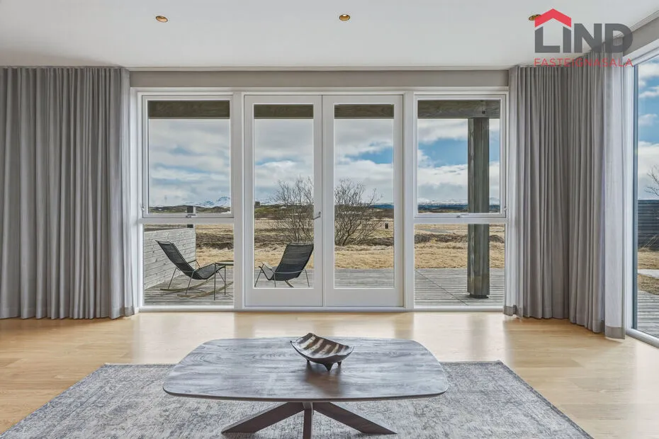Elutuba - House with Large Garage in Reykjavík