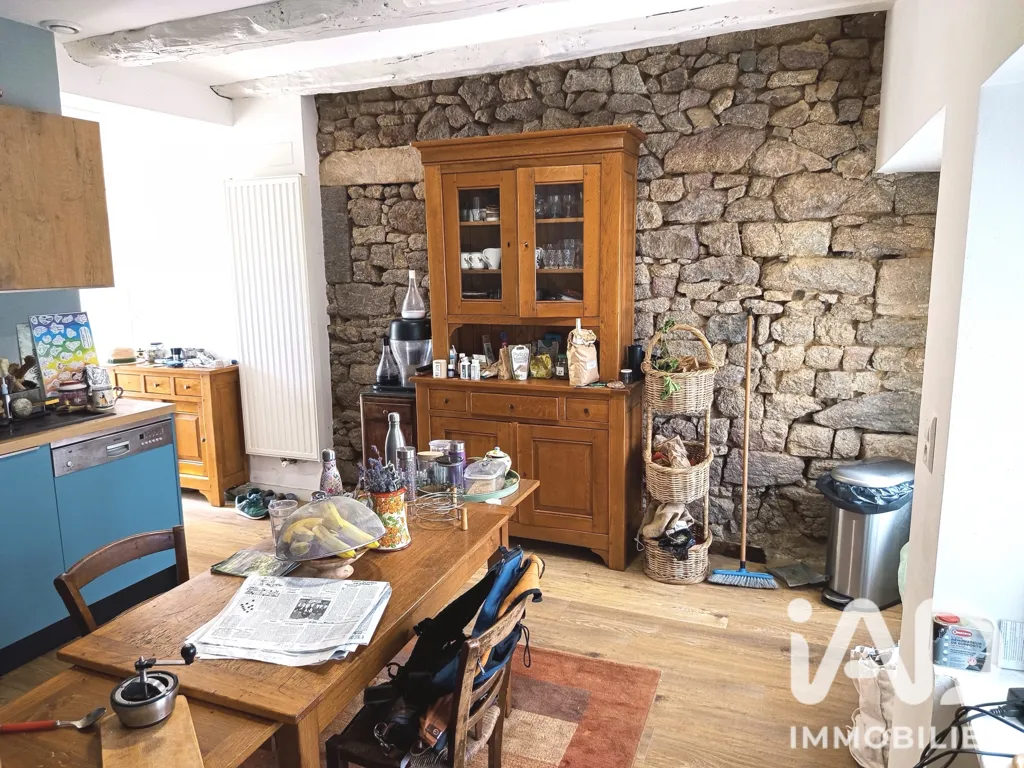 Köök - Renovated Longère with Garden in Les Iffs