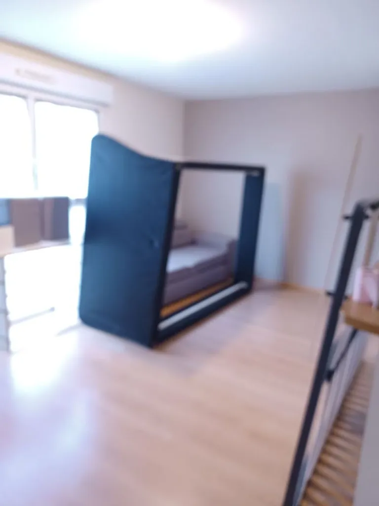 Chambres - Appartement 2 Pièces avec Parking à Eure