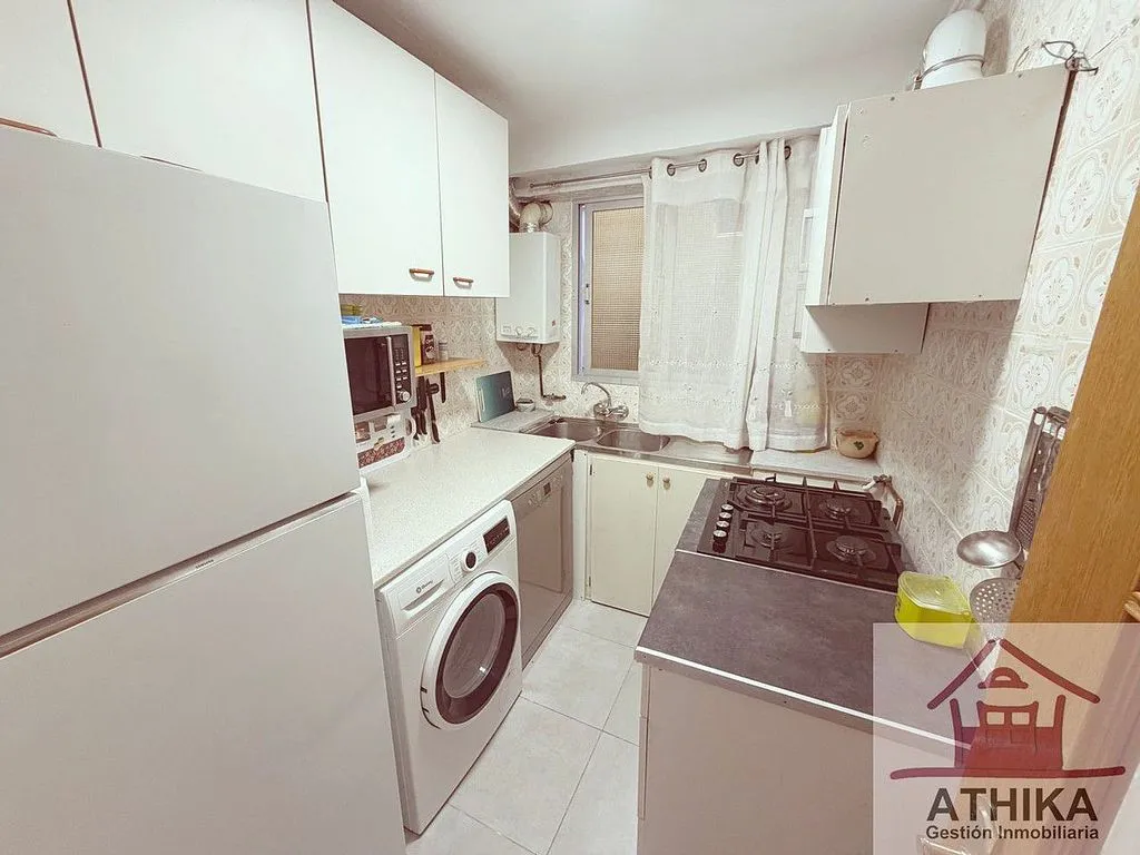 Cuisine - 3-Bedroom Flat with Air Conditioning in Manises