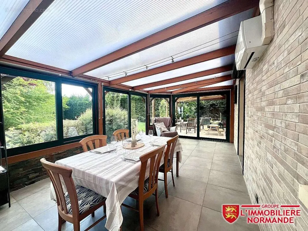 Terrasse - Maison 6 pièces à Cravent
