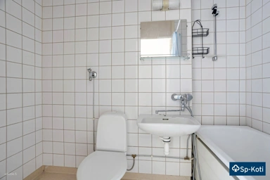 Salles de bain - Compact Flat with Garden in Kirkkonummi