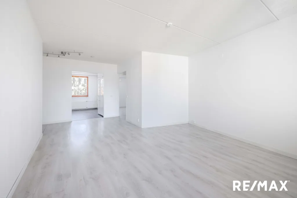 Rooms - Apartment with Balcony in Helsinki Vesala
