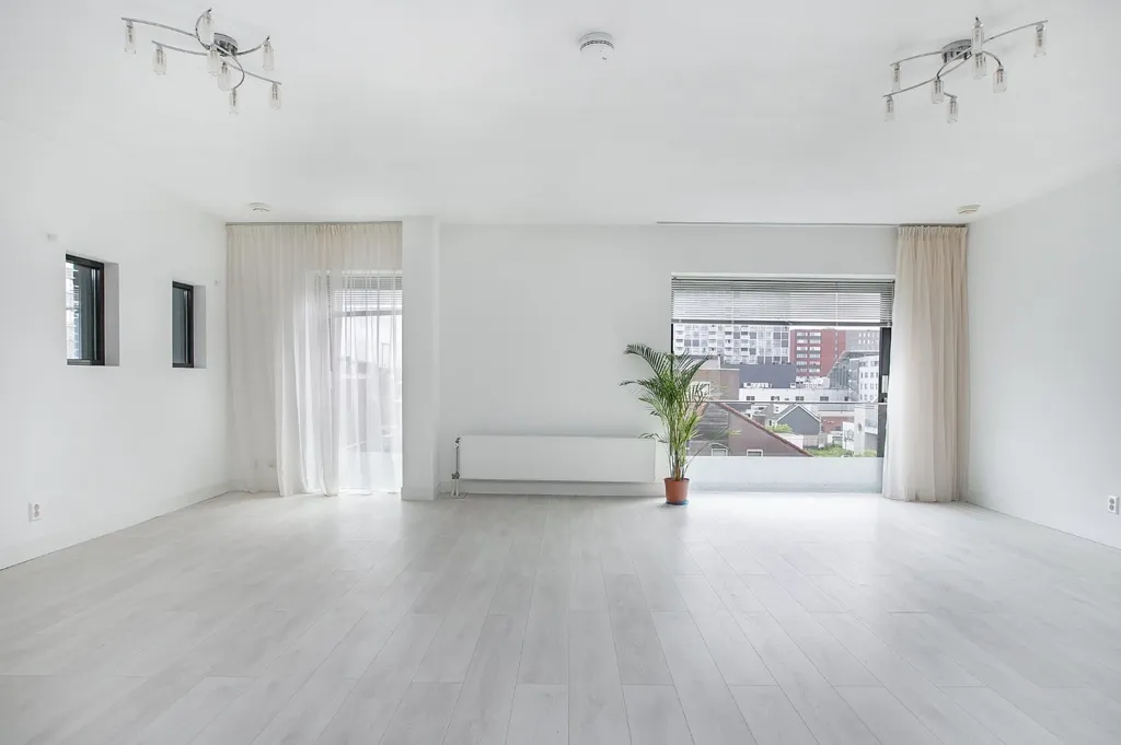 Living Room - Stylish 3-Bedroom Apartment in Hoofddorp