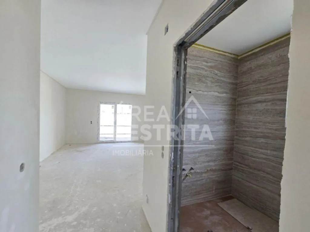 Hallway - Contemporary Semidetached House in Seixal