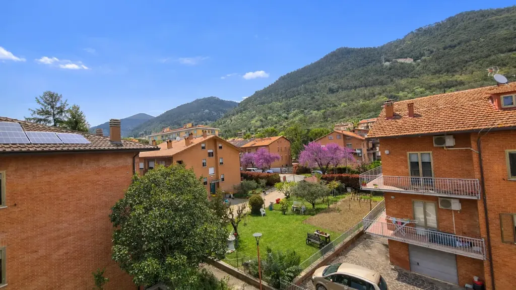 Rõdu - Bright Apartment with Terrace in Gubbio