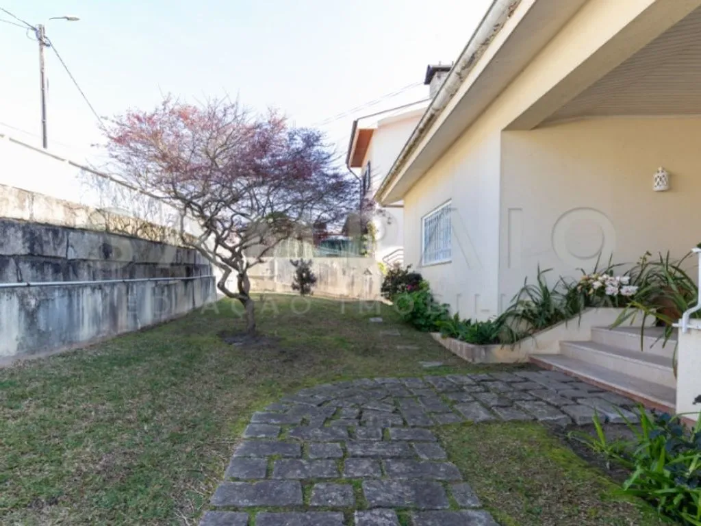 Aed - Luxury House with River View in Gondomar