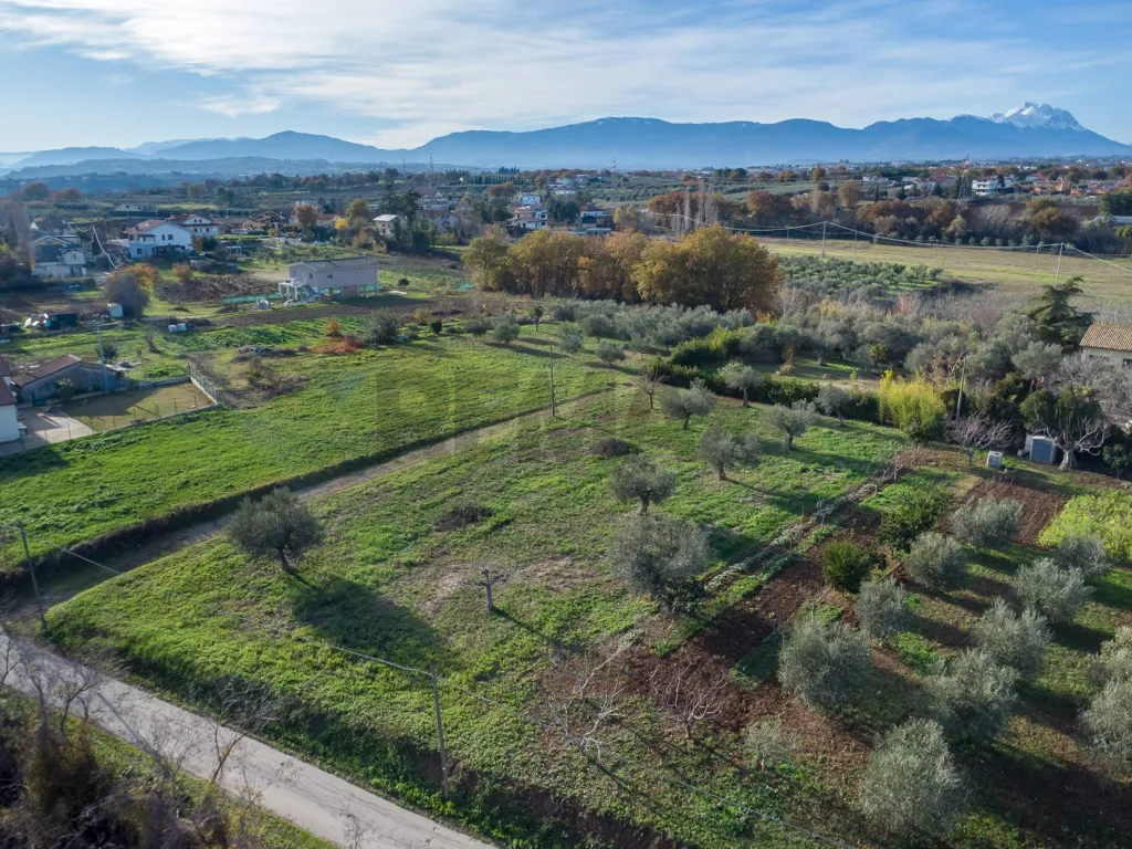 Vue aérienne - Buildable Land with Strategic Access in Cepagatti