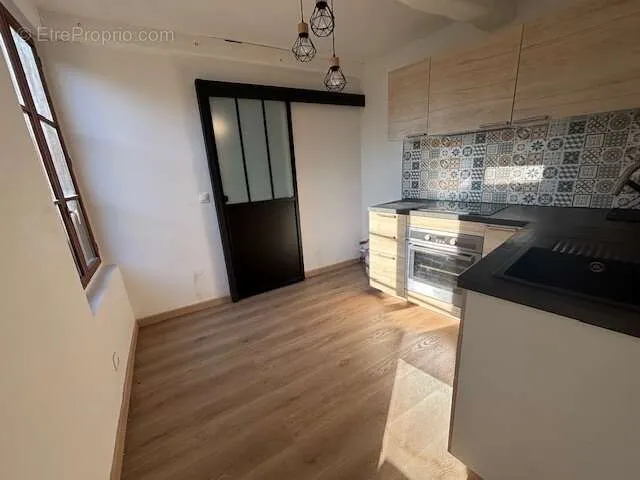 Köök - Duplex with Garden in Precysur Oise Centre
