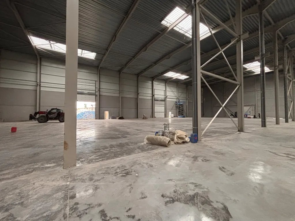 Stanze - Logistic Site with Office Space in Harelbeke