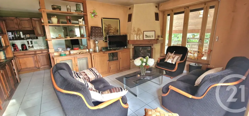 Living Room - Spacious 7-Piece House with Terrace in Souvans