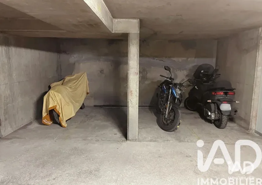 Garage - Place de Parking Sécurisée à Paris 10ème