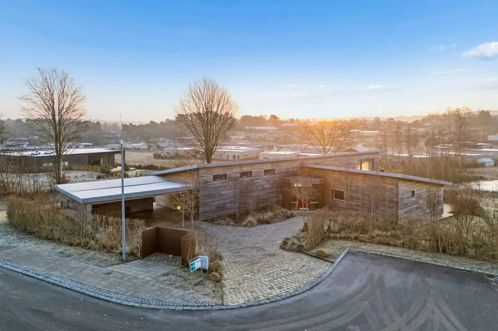 Õhuvaade - Contemporary Villa with Large Garden in Silkeborg