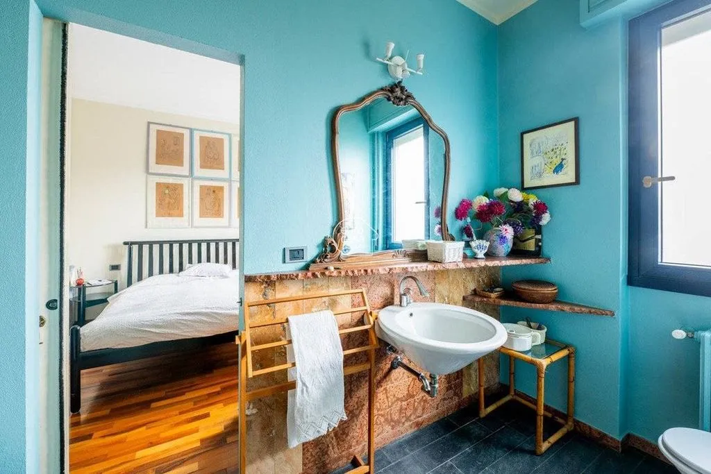 Bathrooms - Luxury Penthouse with Pool in Cassina de' Pecchi