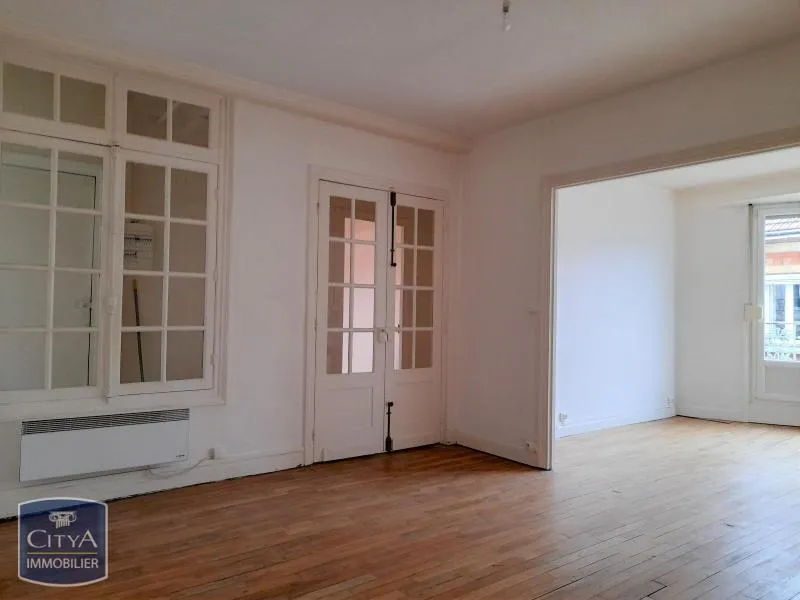 Pièces - Appartement T2 avec Salon Spacieux à Reims