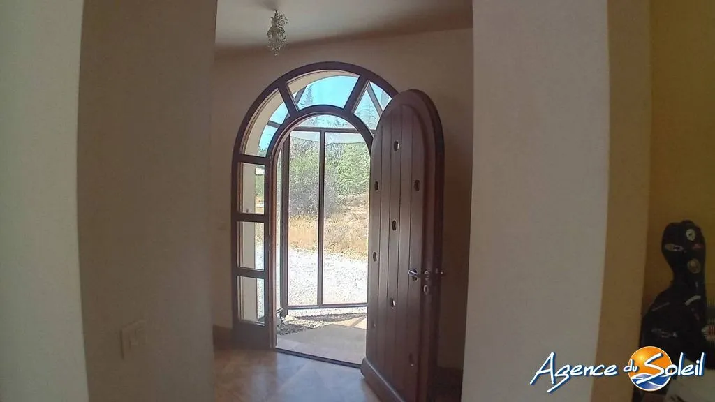 Entrée - Maison Luxueuse avec Piscine à Lézignan-Corbières