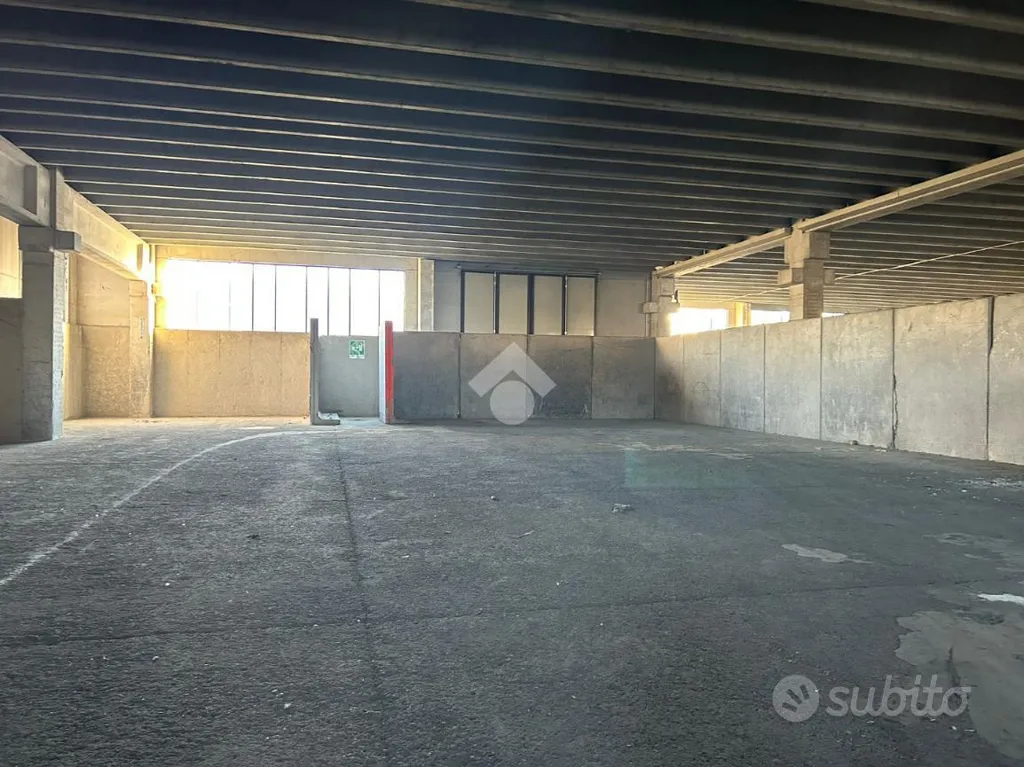 Garaaž - Warehouse with Ramp in Cellatica Industrial Zone