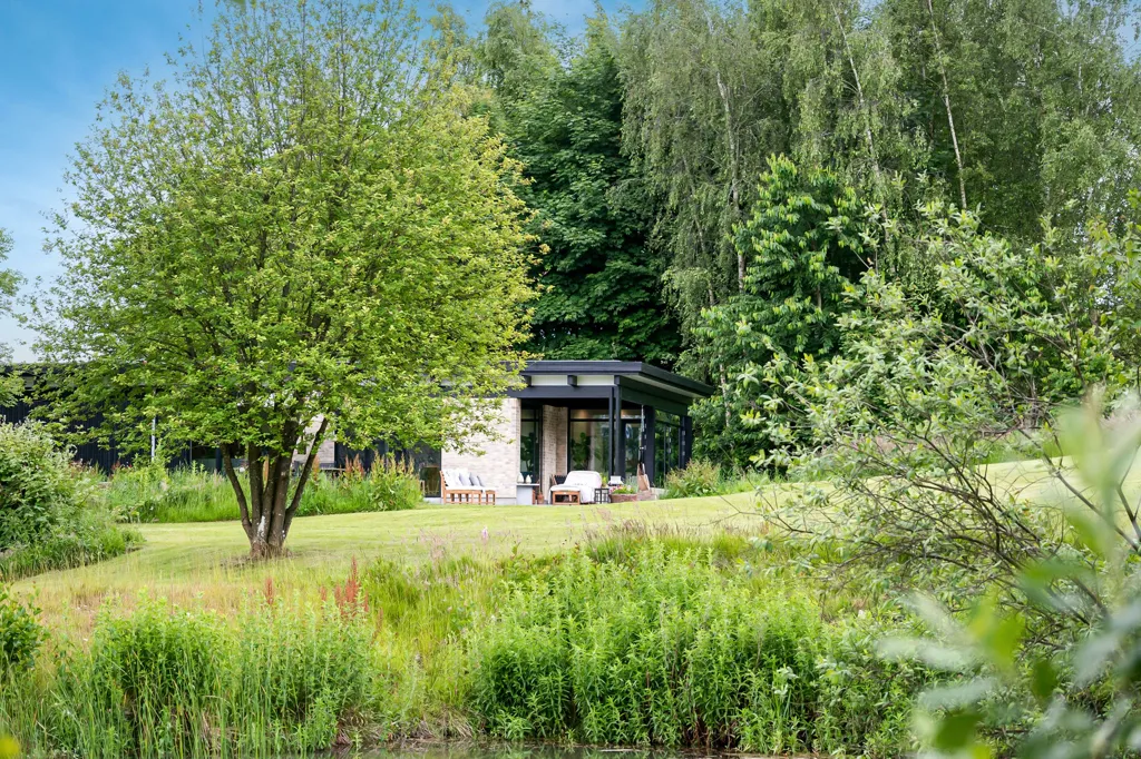 Jardin - Maison 5 pièces à Glamsbjerg