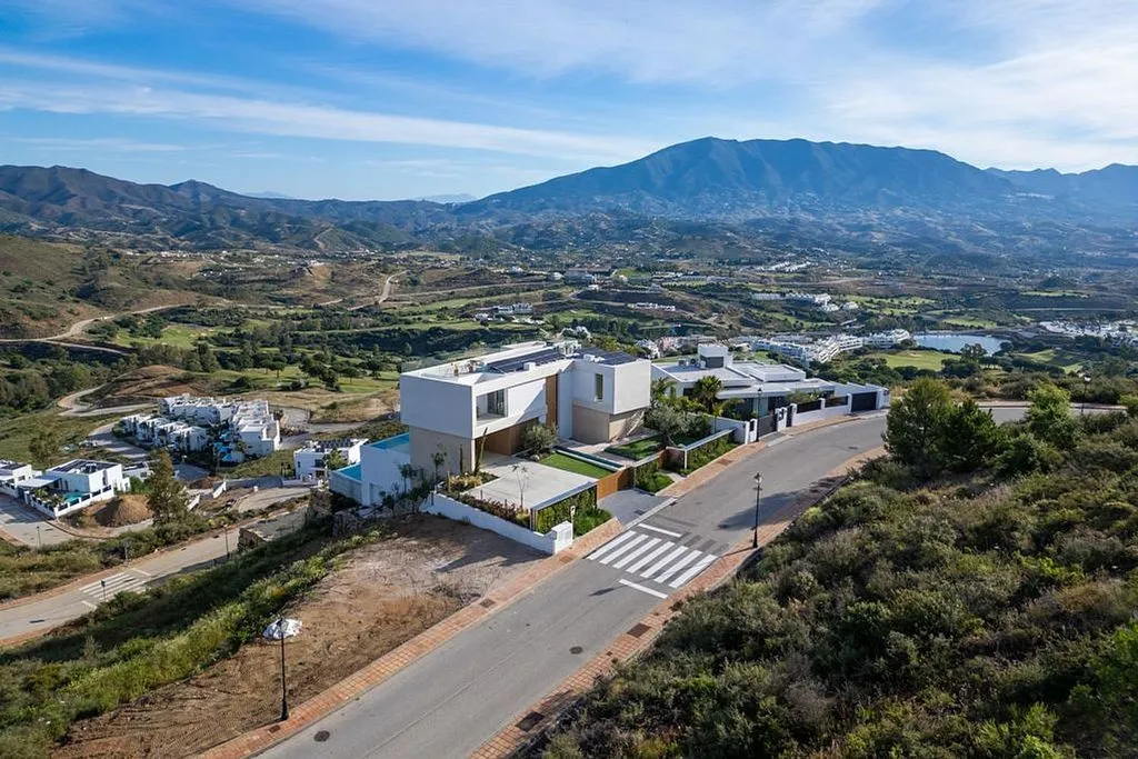 Välivaade - Passivhaus Villa with Infinity Pools in La Cala Golf