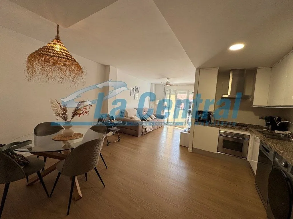 Dining Room - Bright Apartment with Open Plan in La Sénia