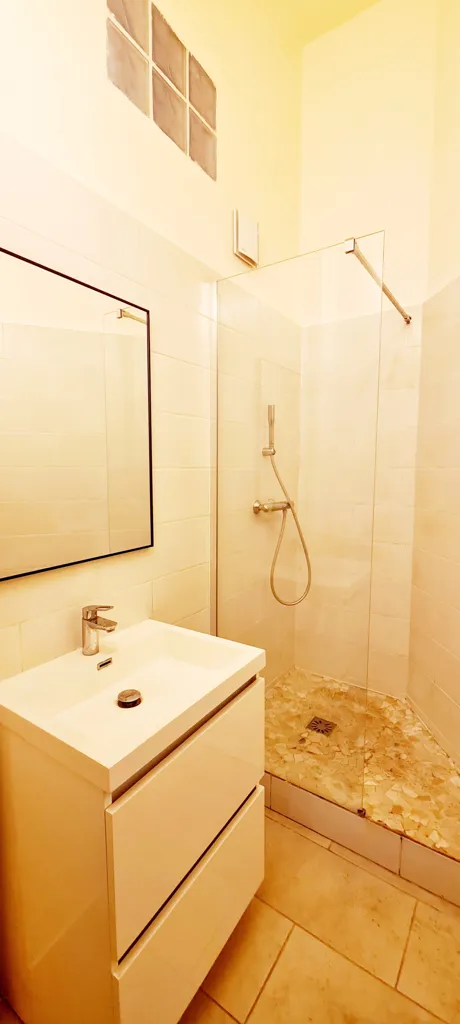 Bathrooms - Studio with Private Courtyard in Paris 75017