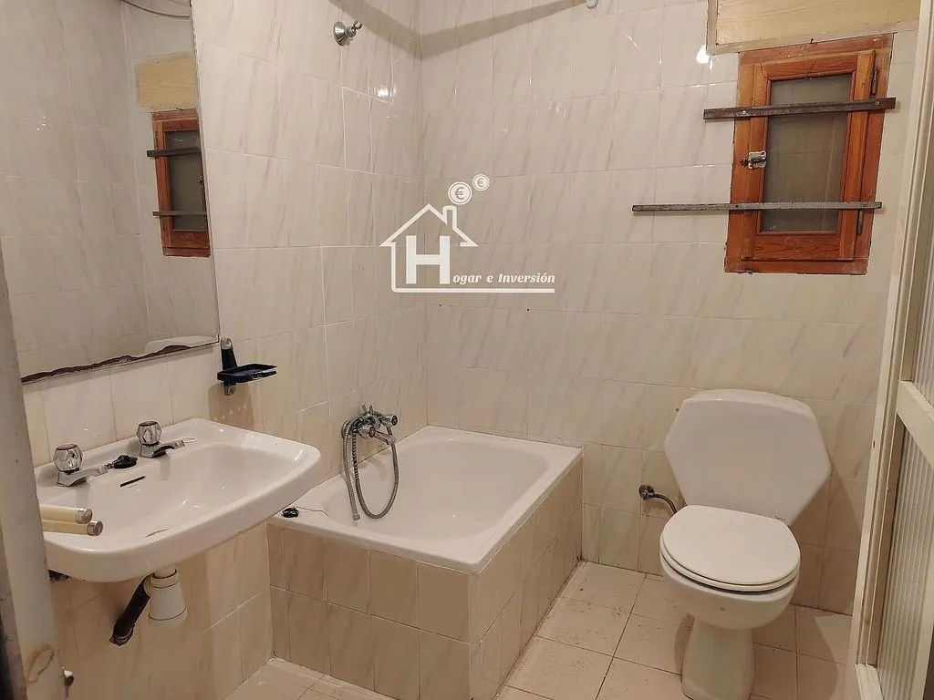Bathrooms - Chalet with Large Plot in Trijueque