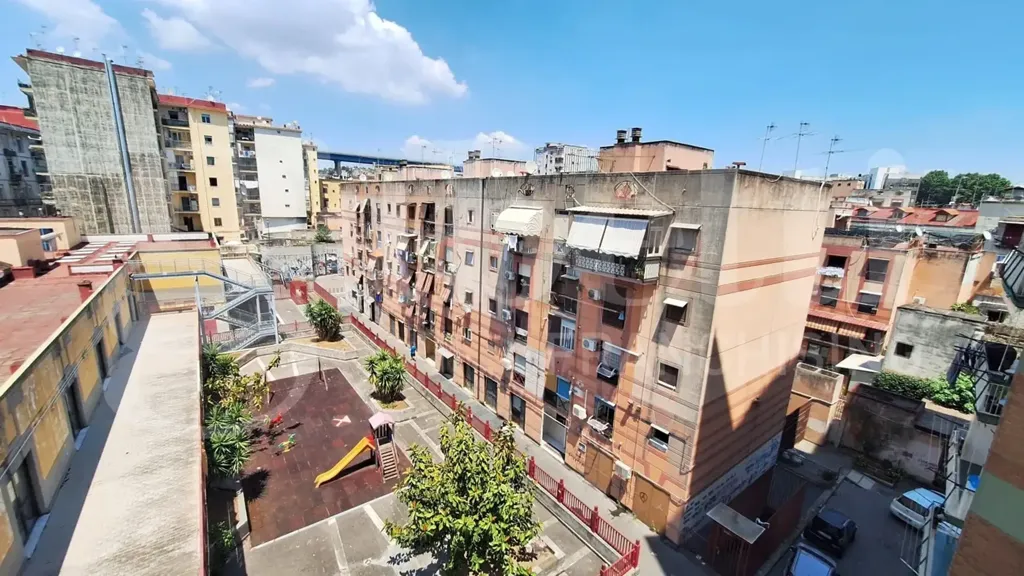 Balcon - Rearranged Apartment with Balconies in Naples