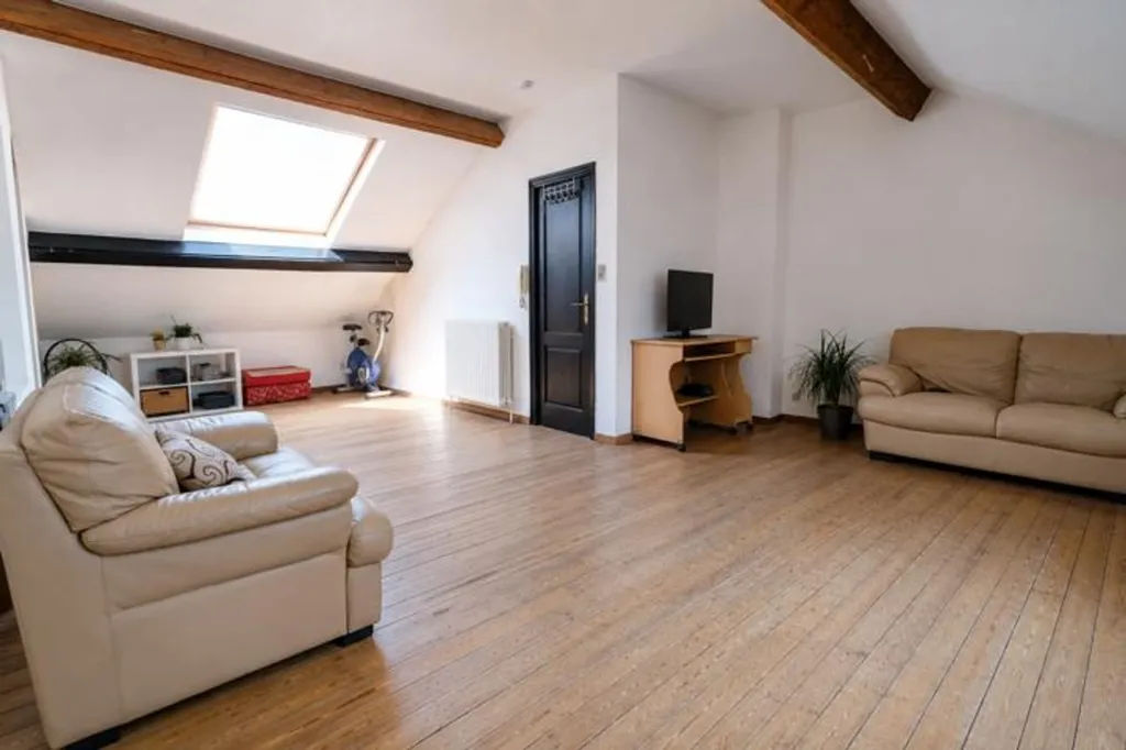 Pièces - Duplex 3 Chambres avec Terrasse à Schaerbeek
