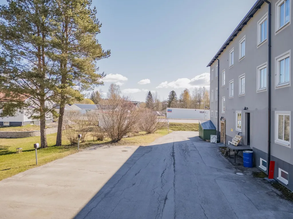 Välivaade - Modernised Two-Bedroom Flat with Balcony in Johannedal