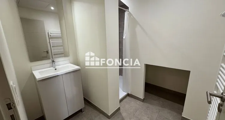 Vannitoad - Triplex Apartment in City Centre, Troyes