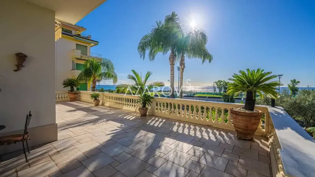 Terrasse - Villa with Sea View in Sanremo
