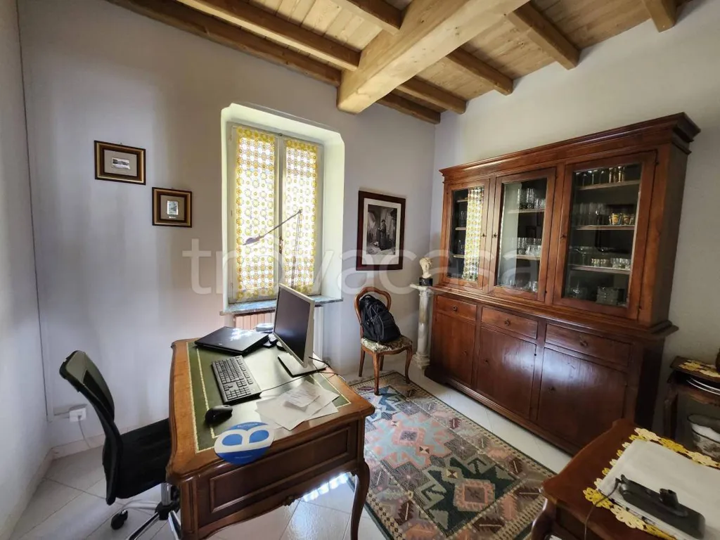 Bureau - Historic Palazzo with Courtyard in Fossano