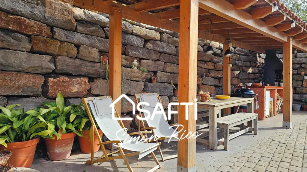 Terrasse - Luxury Villa with Mountain Views in Cervelló