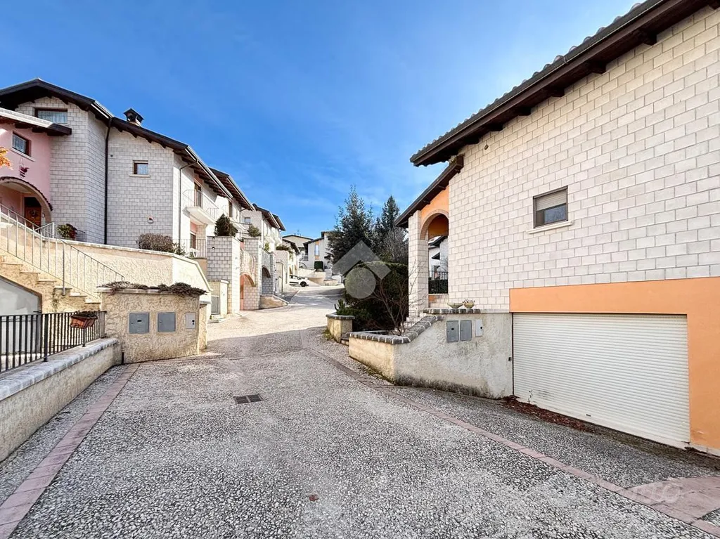 Välivaade - Semi-Independent Villa with Garden in L'Aquila
