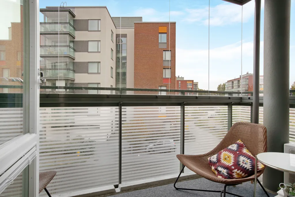 Balcon - Modern Apartment with Sauna in Kaivoksela, Vantaa