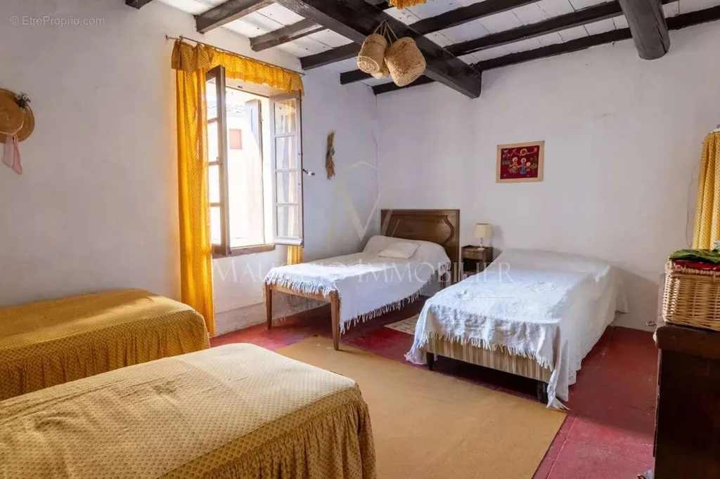 Chambres - Ensemble Immobilier avec Maison de Maître à Lansargues