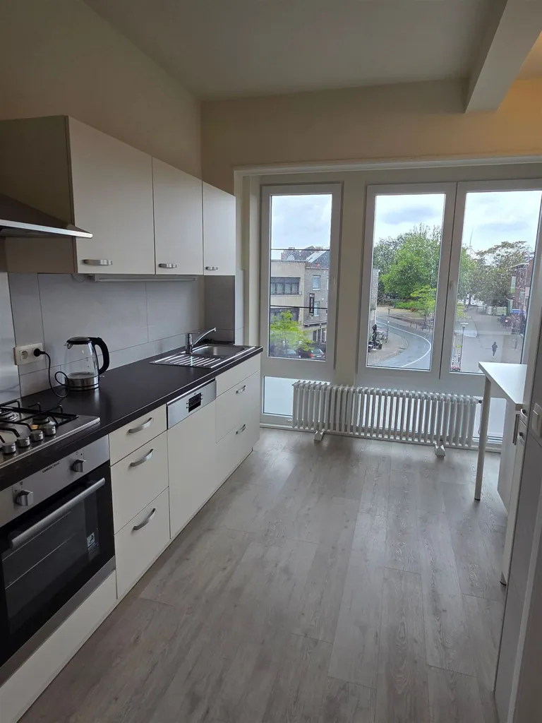 Köök - Fully Renovated Flat with Large Terrace in Centre