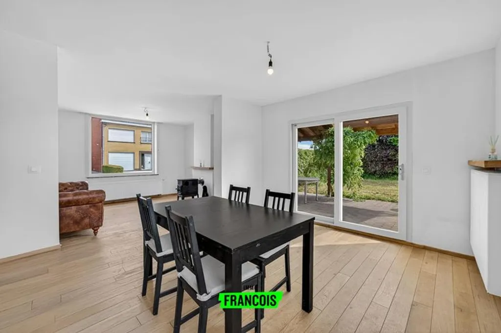 Söögituba - Detached House with Spacious Garden in Rural Zone