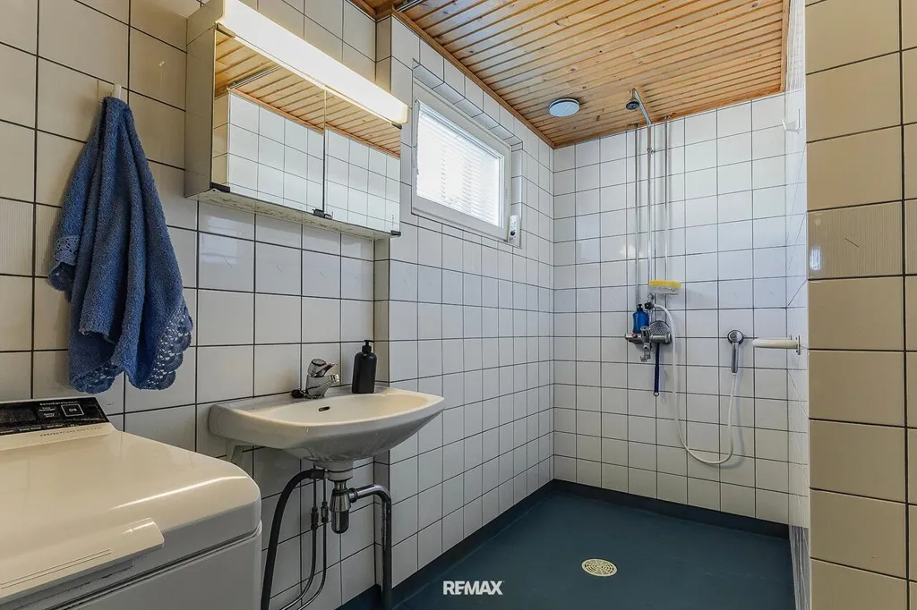 Salles de bain - End-Unit Apartment with Sauna in Tarvasjoki Centre