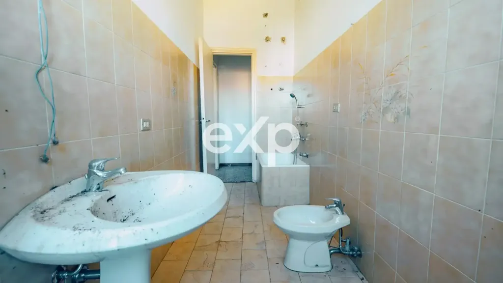 Salles de bain - Apartment with Balcony in Castellanza