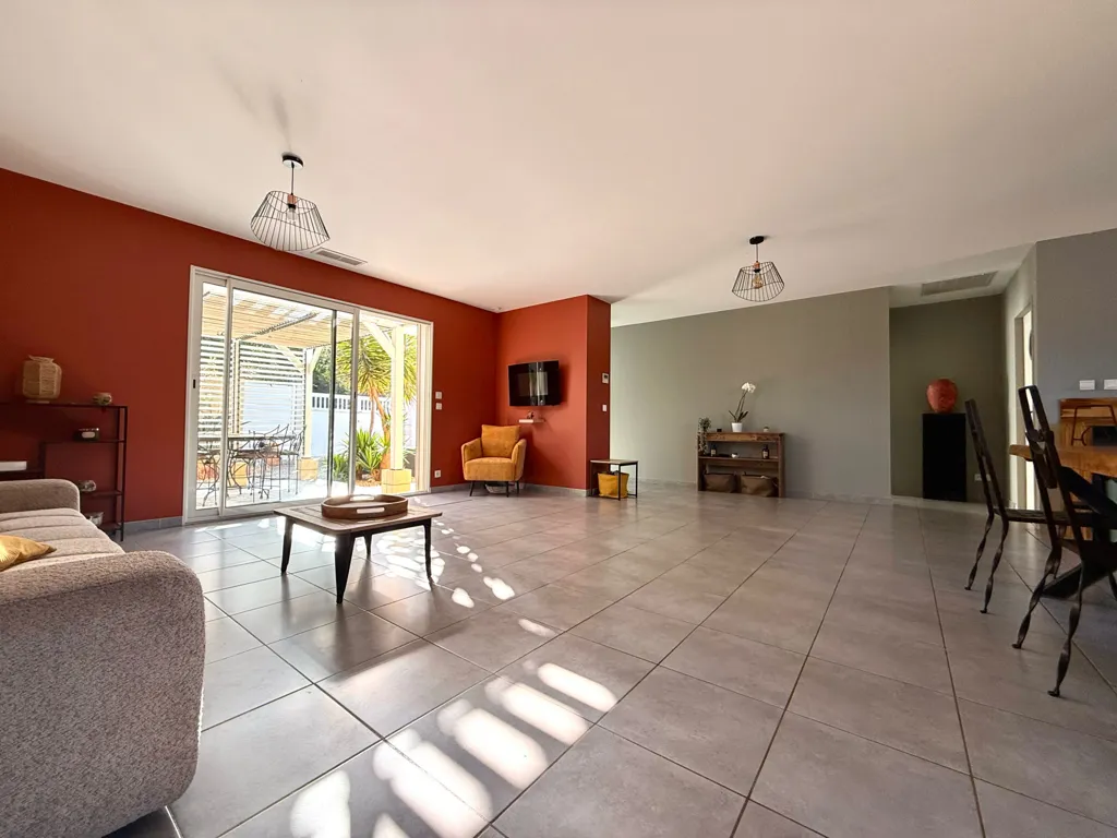 Elutuba - Contemporary Villa with Large Garden in Usclas-du-Bosc