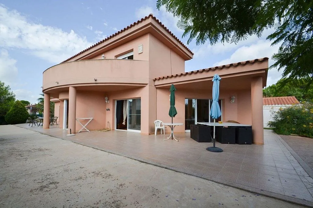 Terrass - Chalet with Pool in Riumar Beachfront